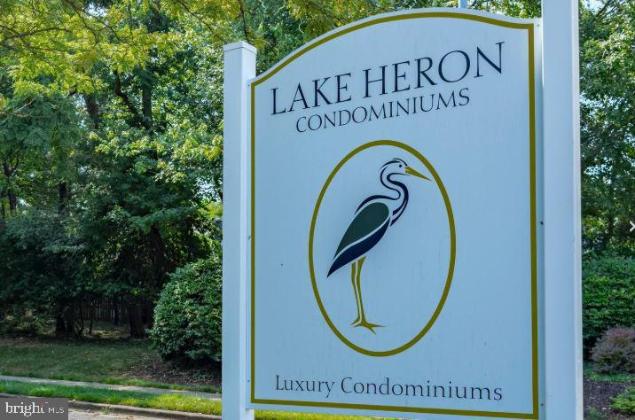 1127 Lake Heron Dr #3b