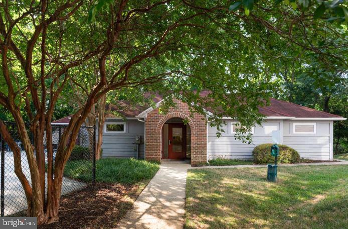 1127 Lake Heron Dr #3b
