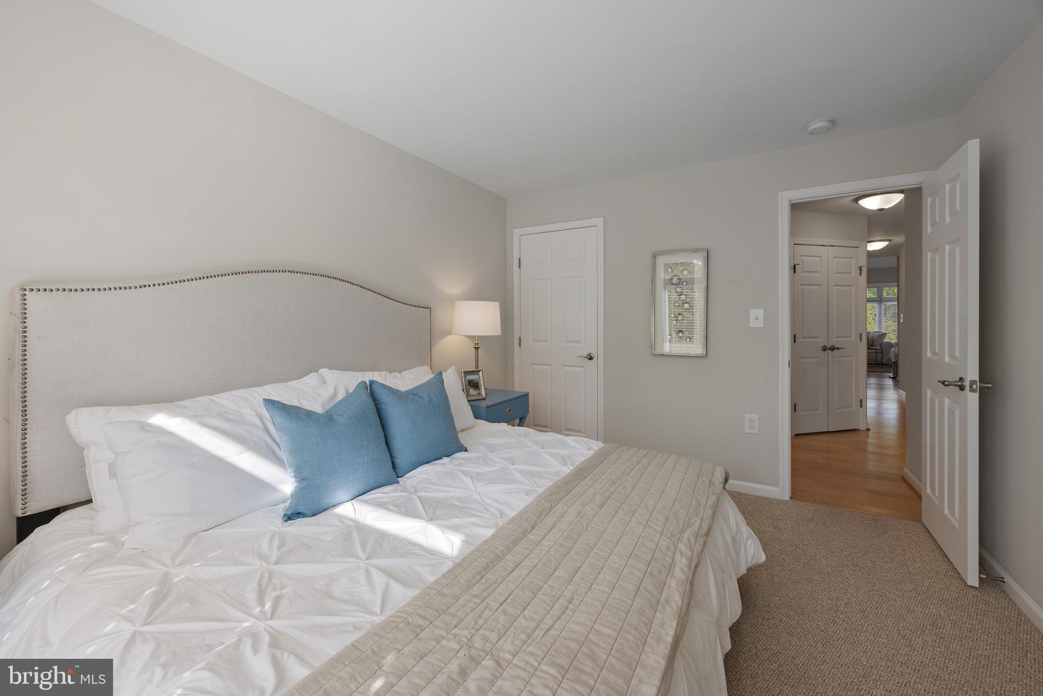 1127 Lake Heron Dr #3b