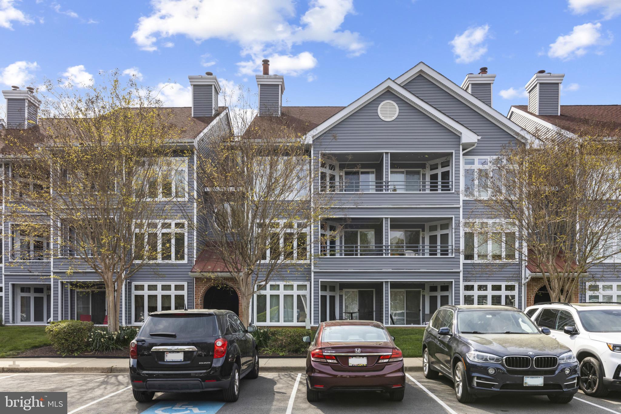 1127 Lake Heron Dr #3b