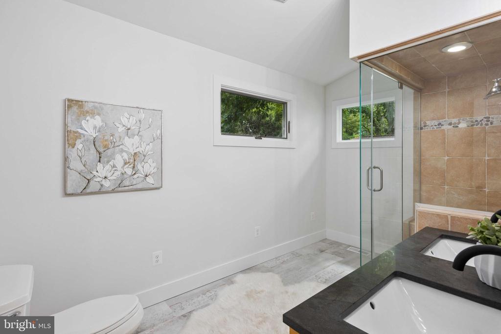 74 RIVERSIDE DR
