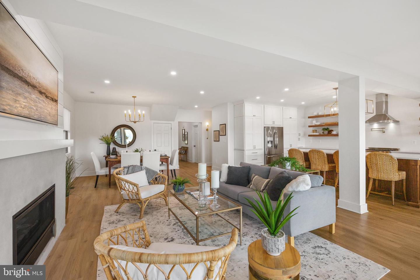 74 RIVERSIDE DR