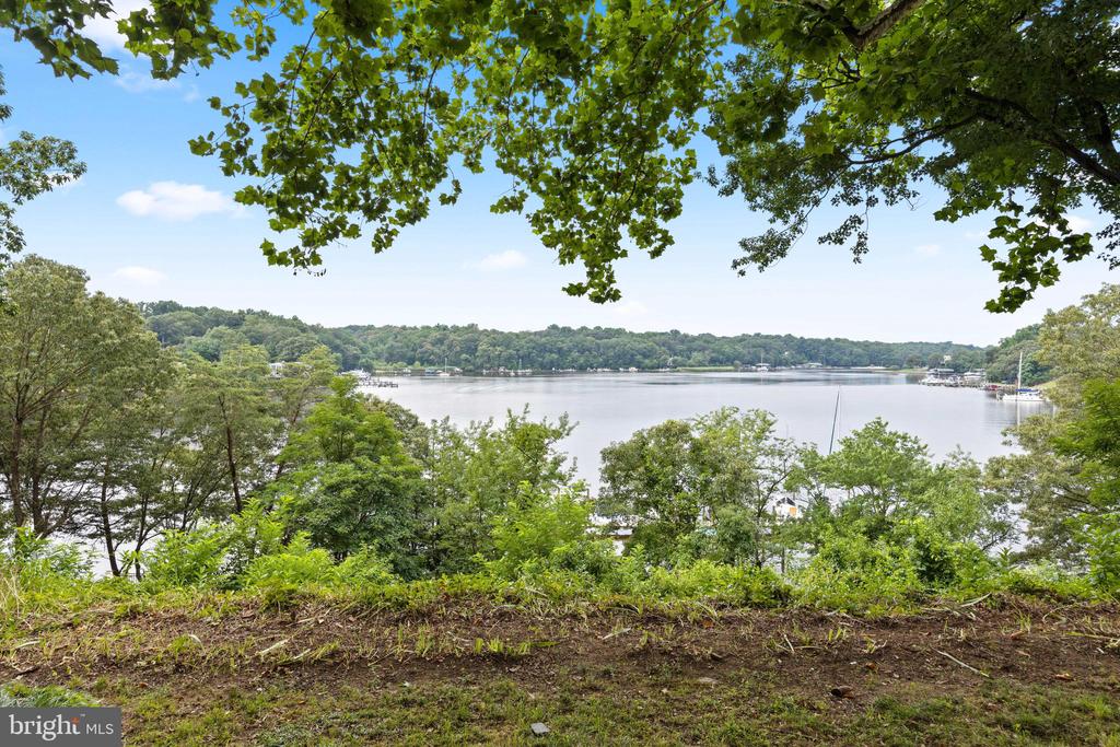 74 RIVERSIDE DR