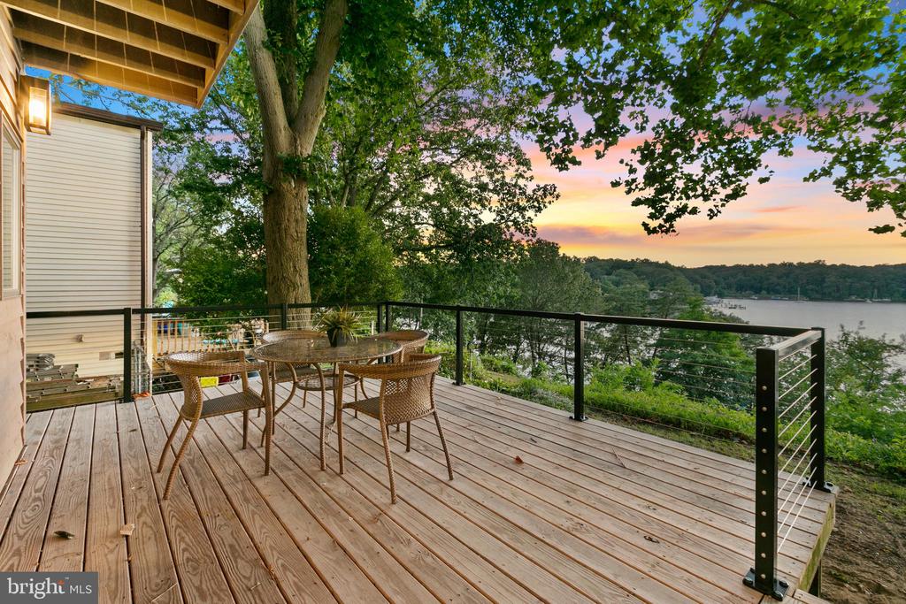 74 RIVERSIDE DR