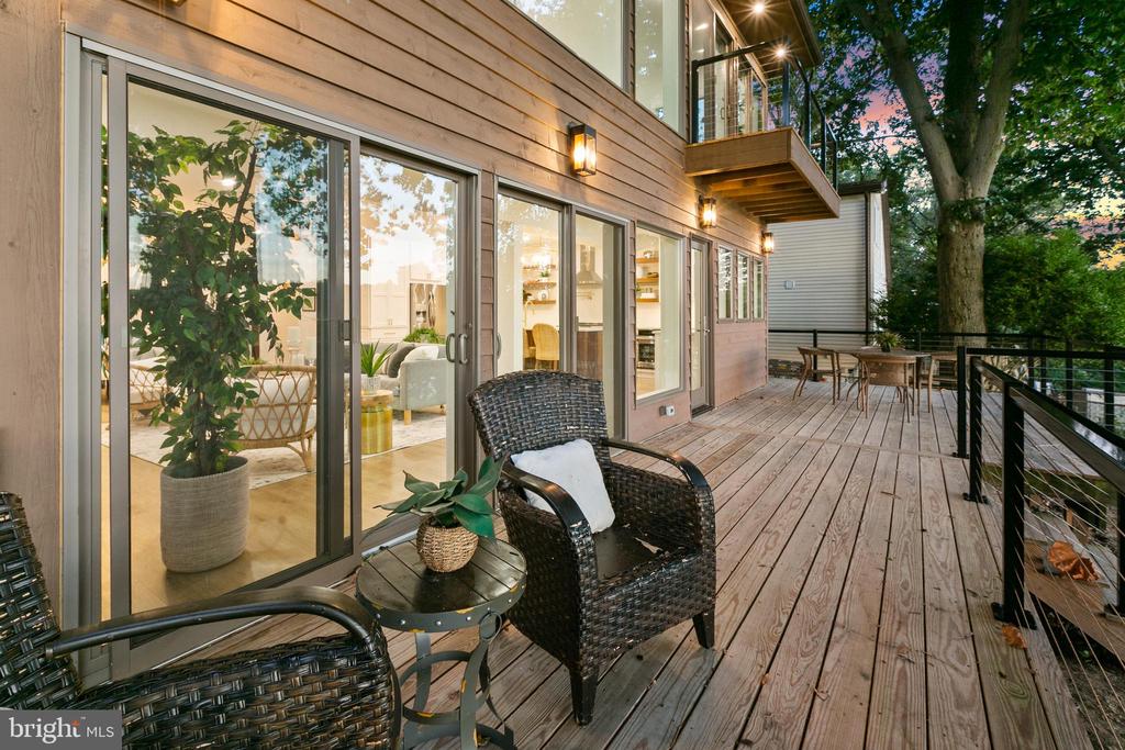 74 RIVERSIDE DR