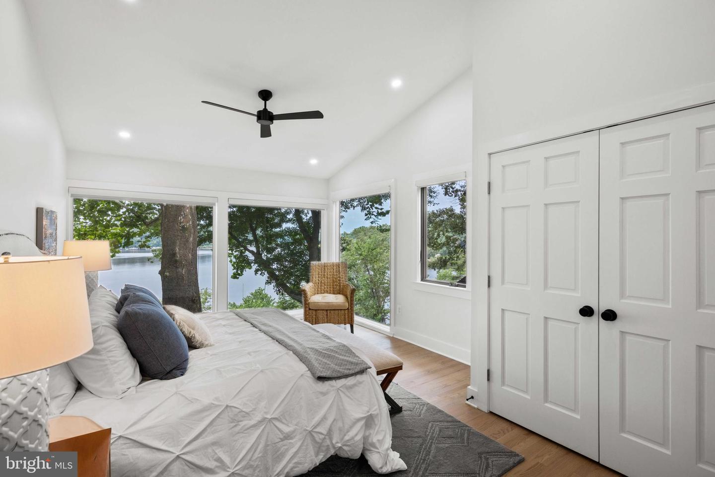 74 RIVERSIDE DR