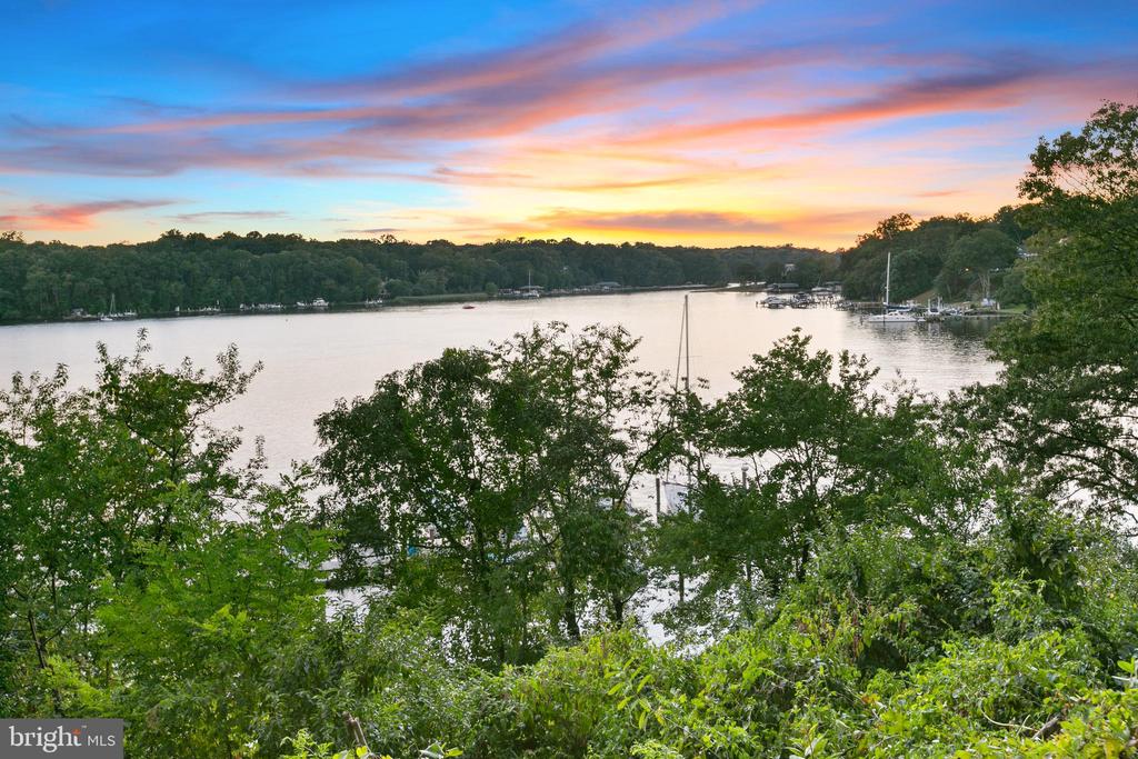 74 RIVERSIDE DR