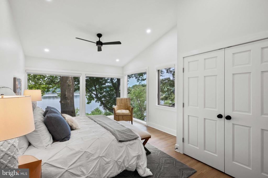 74 RIVERSIDE DR