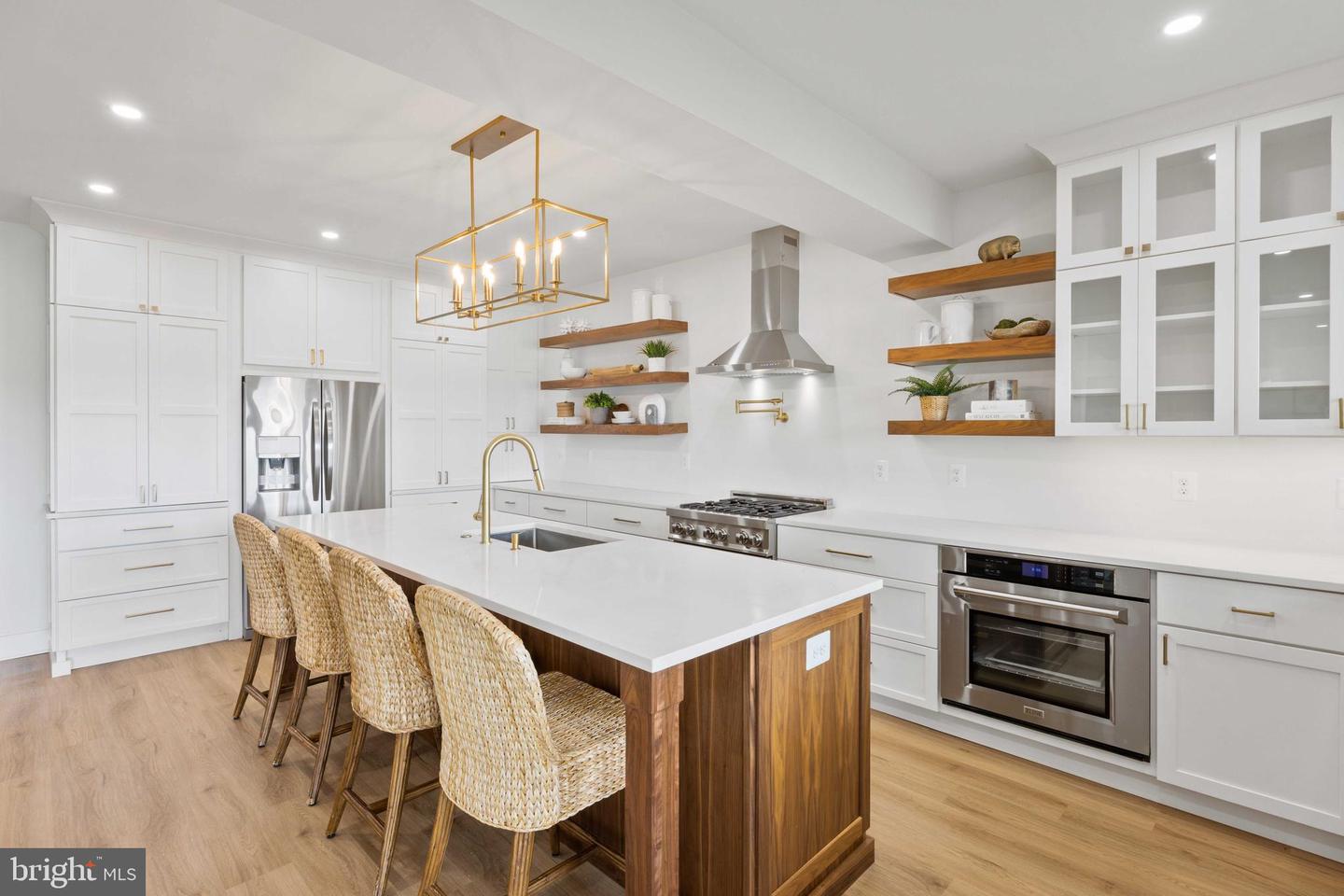 74 RIVERSIDE DR