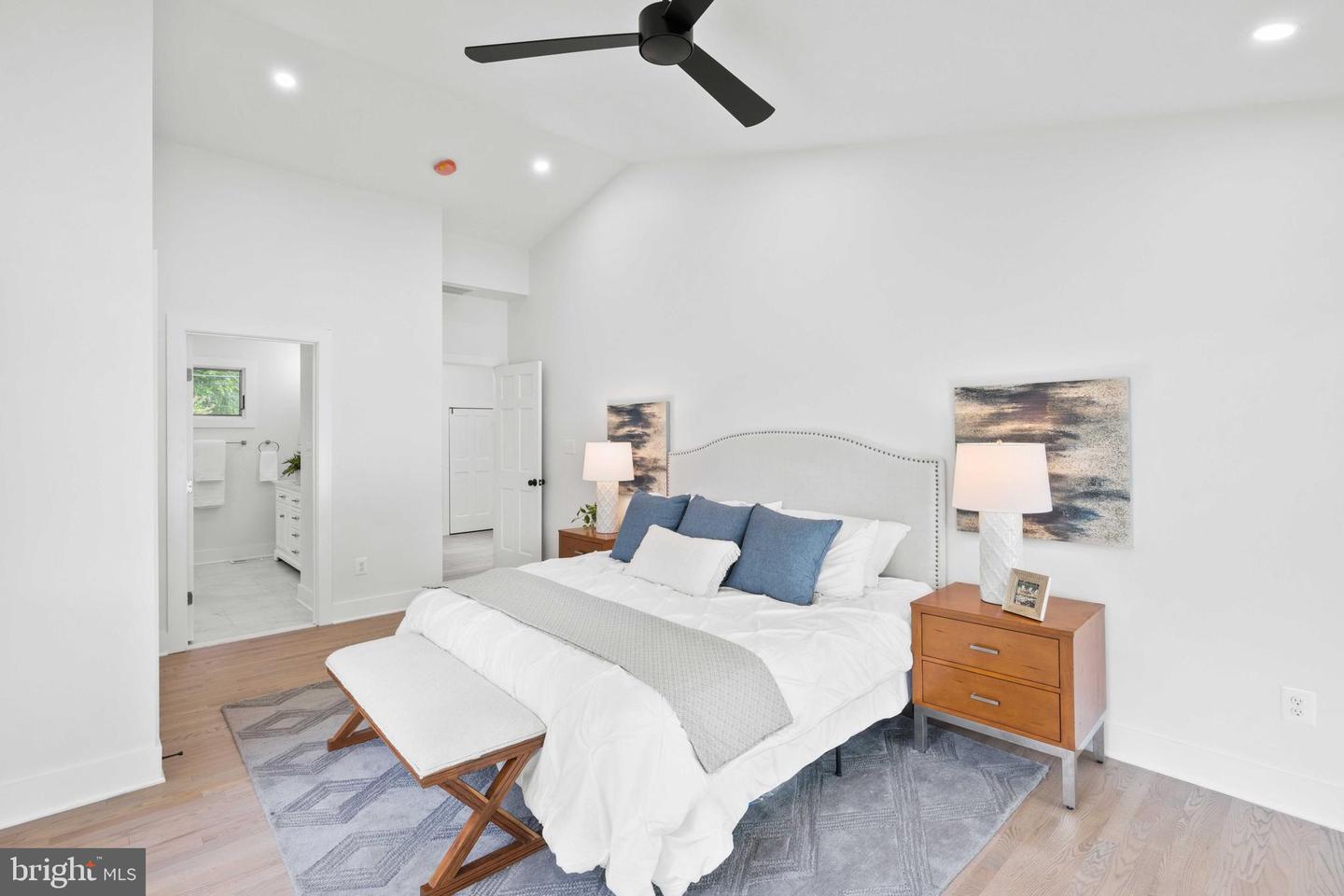 74 RIVERSIDE DR