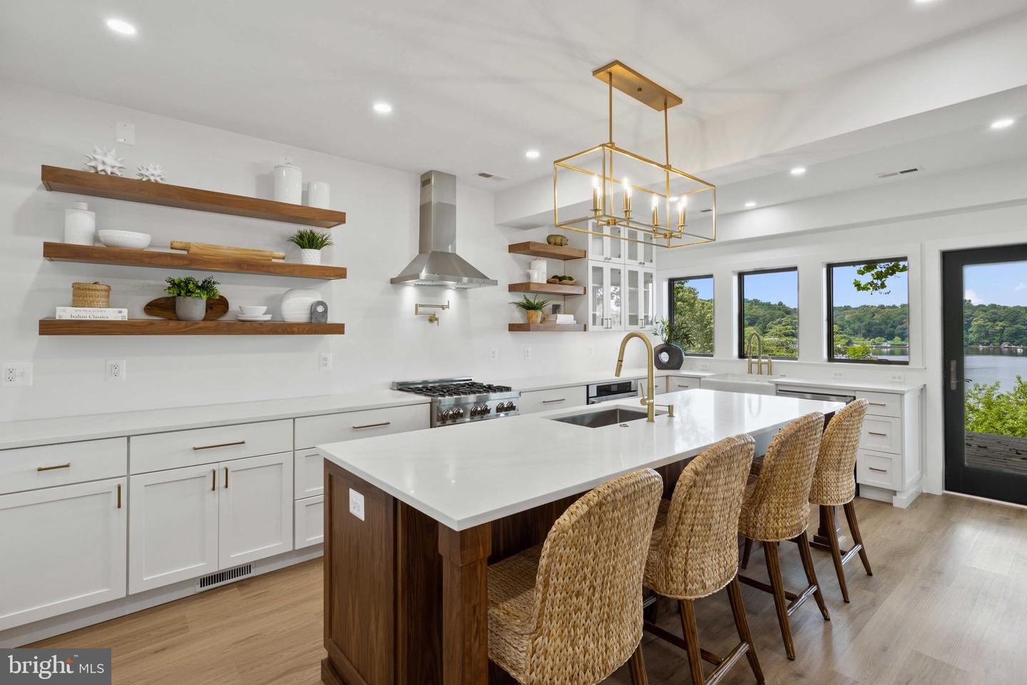 74 RIVERSIDE DR
