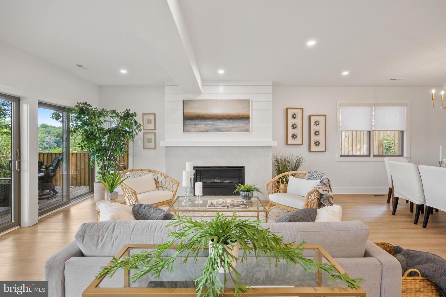 74 RIVERSIDE DR