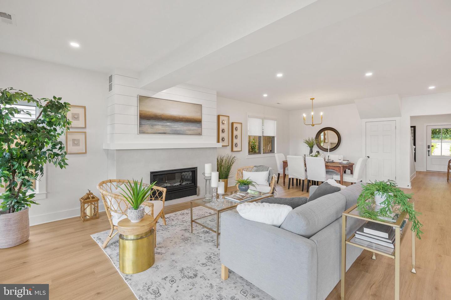 74 RIVERSIDE DR