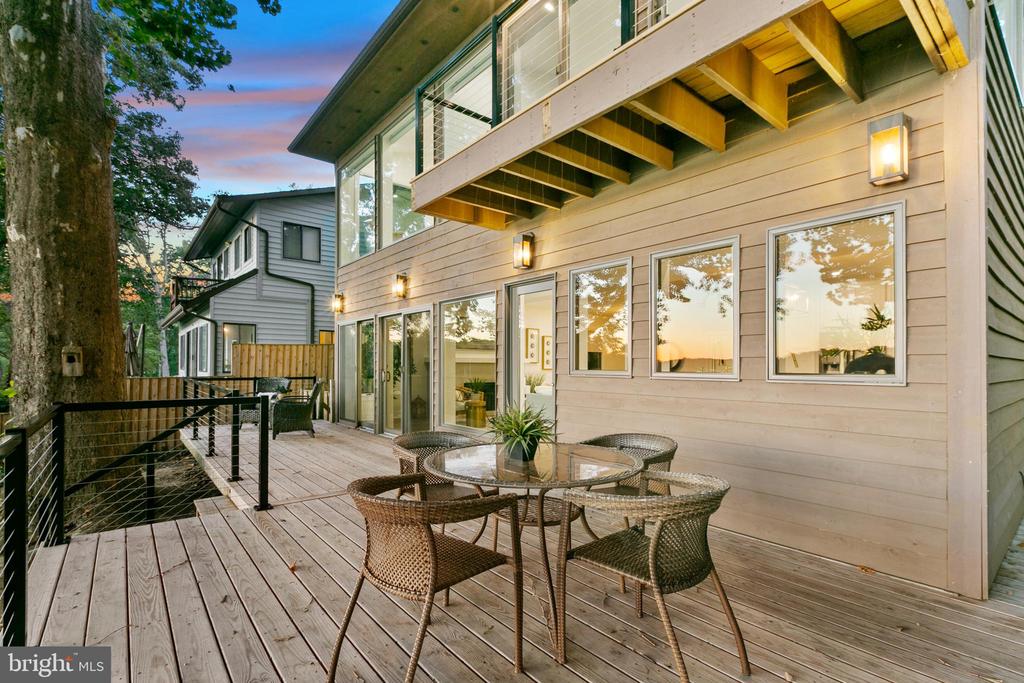 74 RIVERSIDE DR