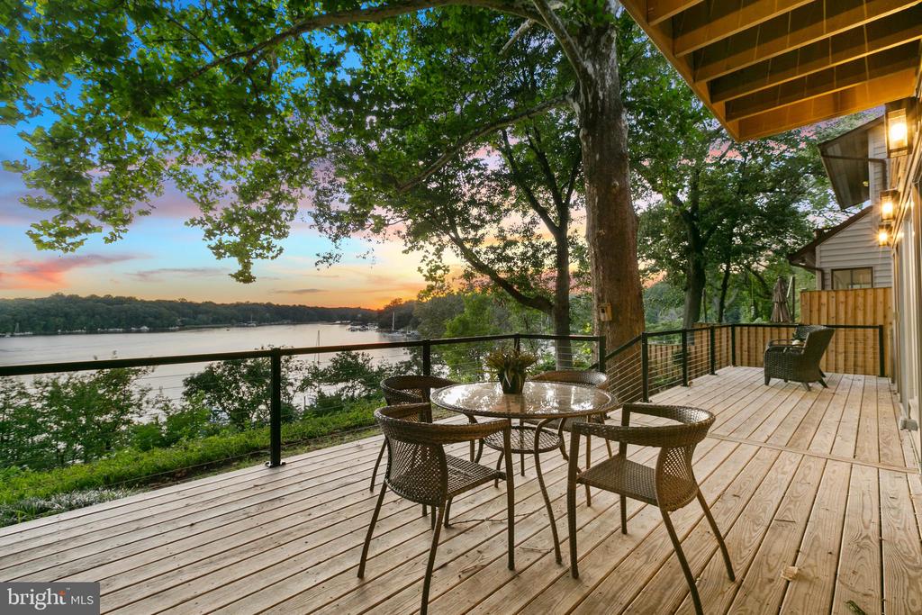 74 RIVERSIDE DR