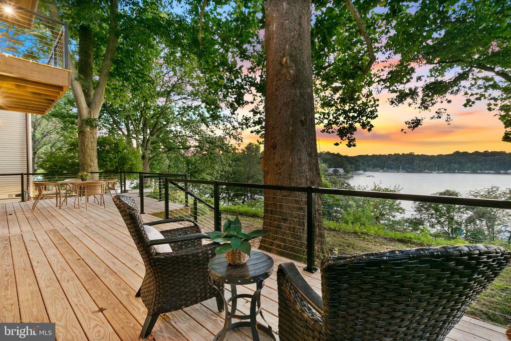 74 RIVERSIDE DR