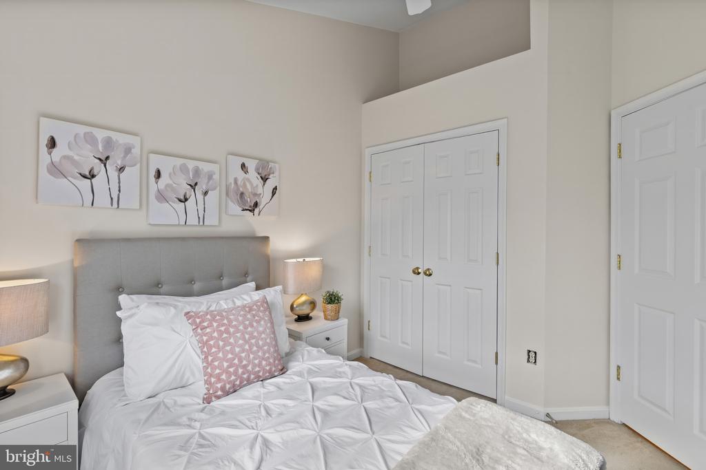 1437 THORNBURY COURT