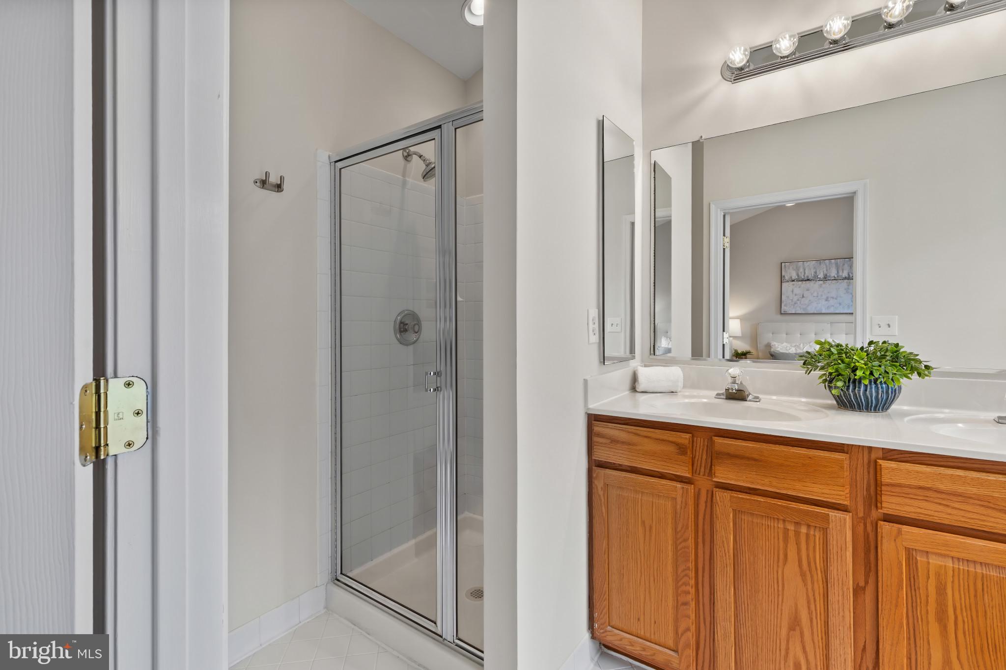 1437 THORNBURY COURT