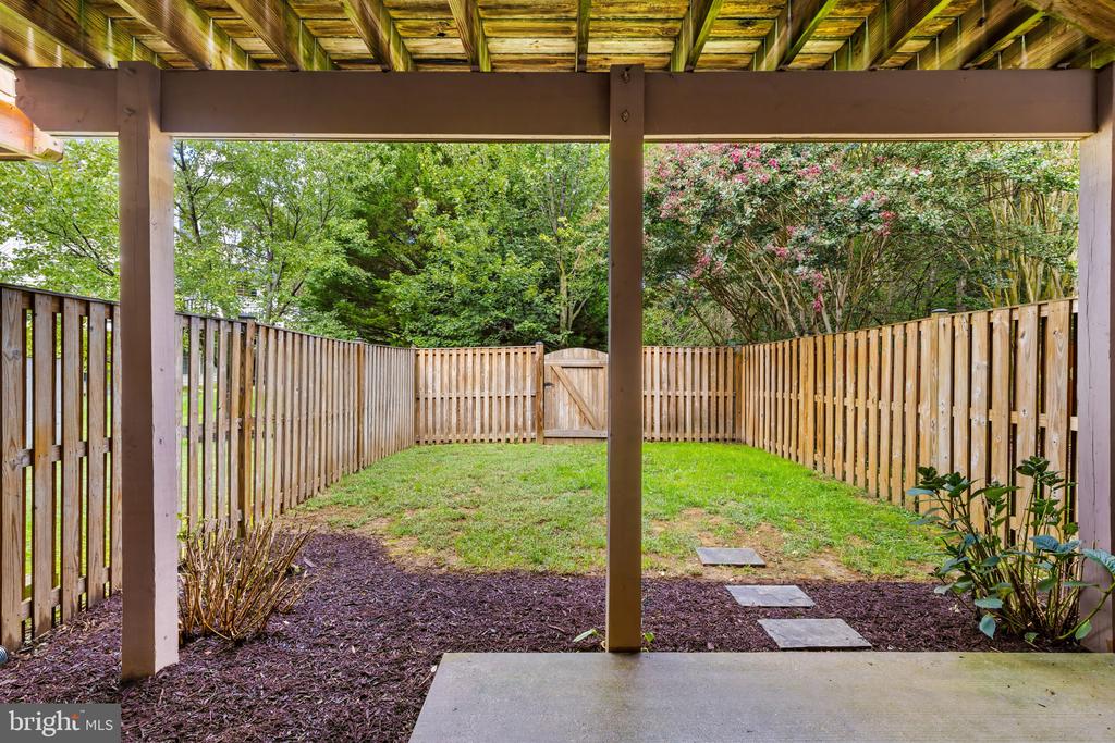1437 THORNBURY COURT