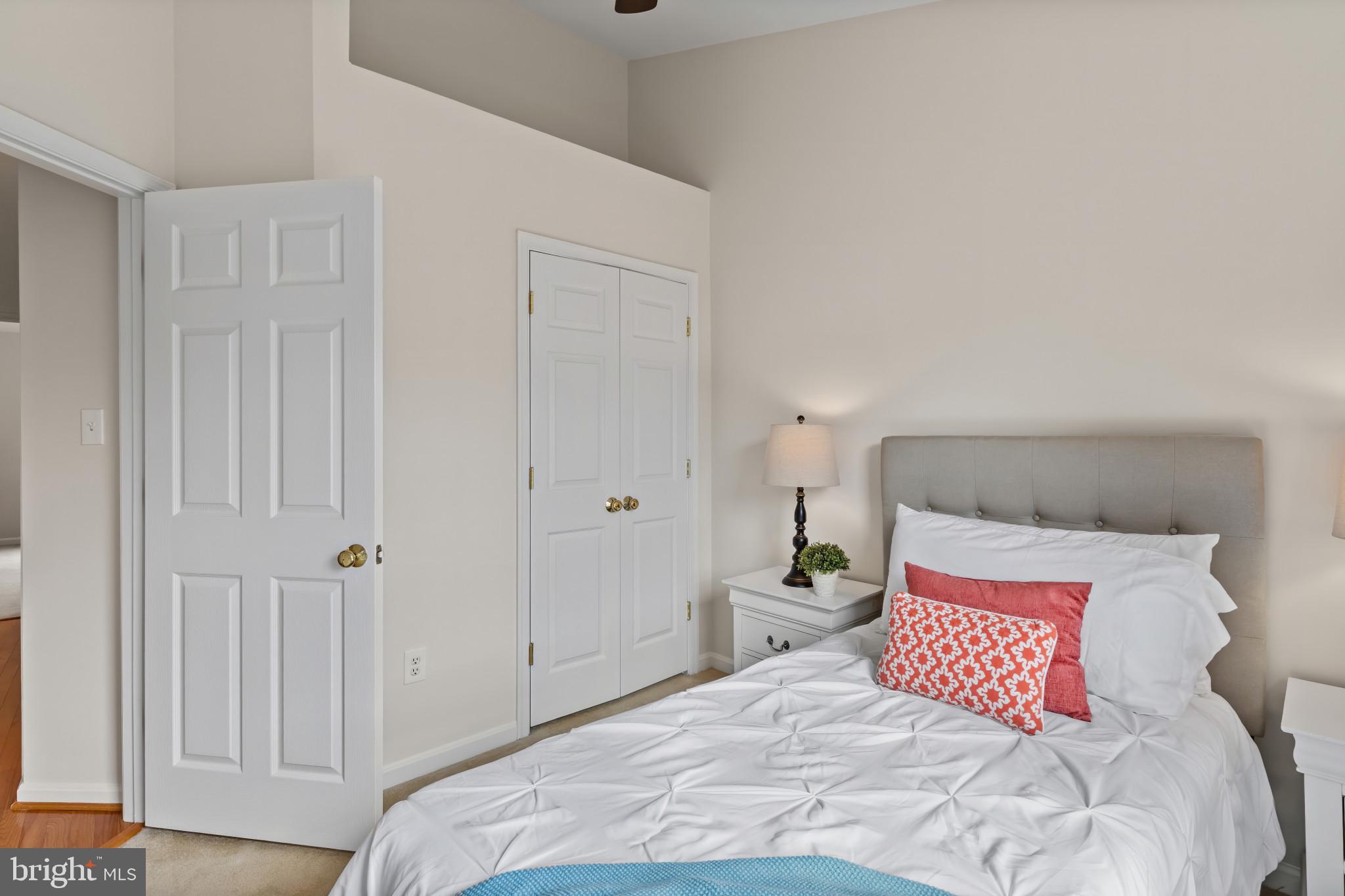 1437 THORNBURY COURT