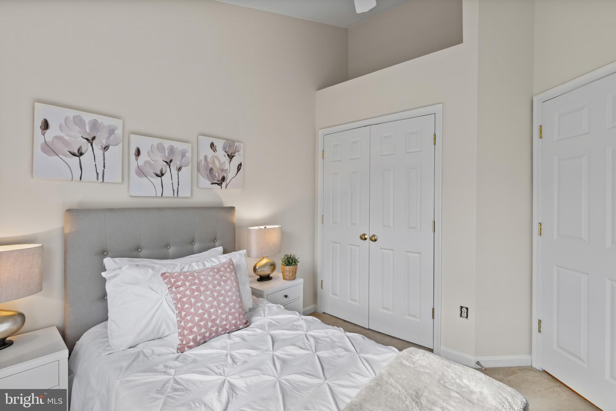1437 THORNBURY COURT