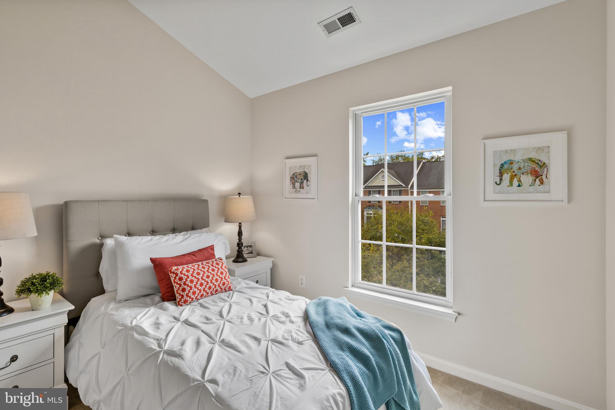 1437 THORNBURY COURT