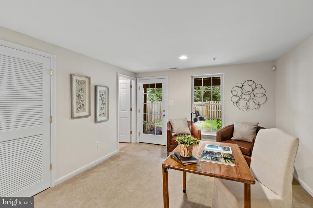 1437 THORNBURY COURT