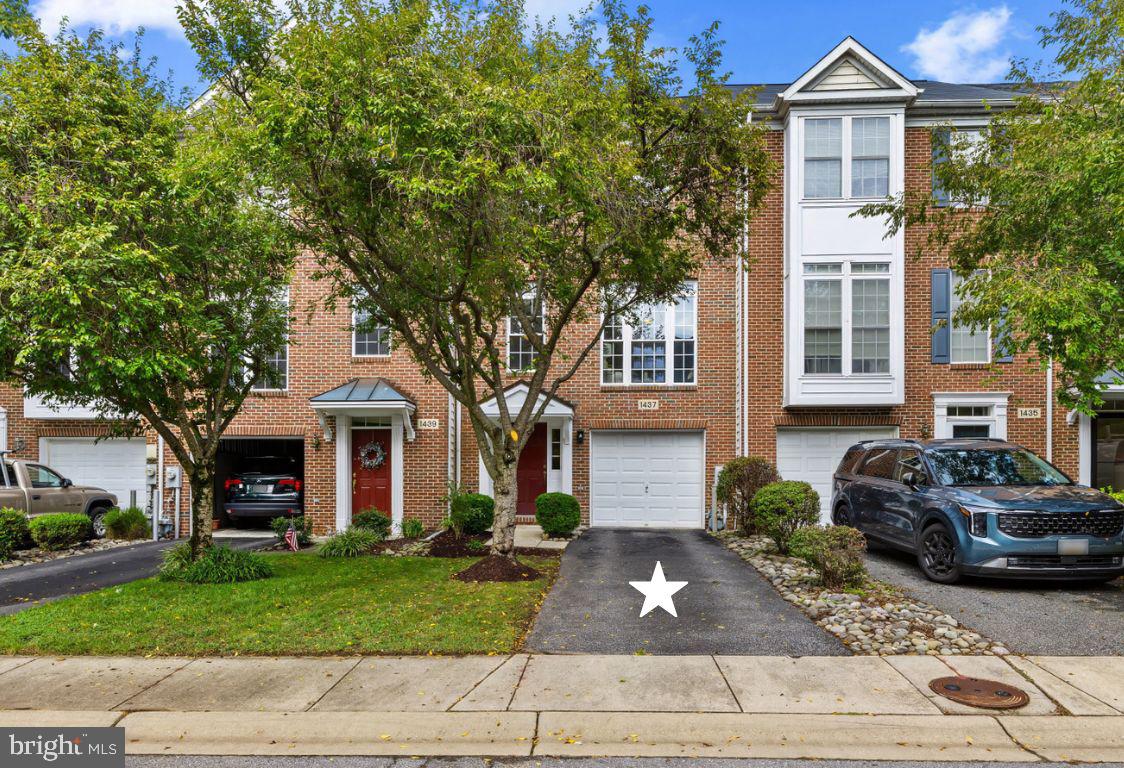 1437 THORNBURY COURT