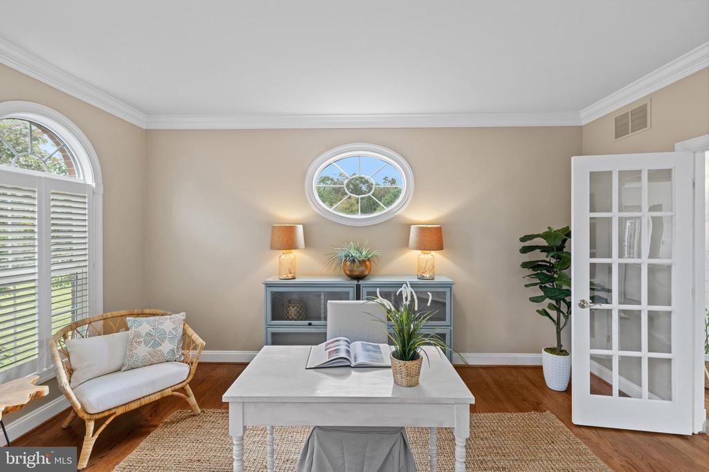 114 LONGFELLOW DRIVE