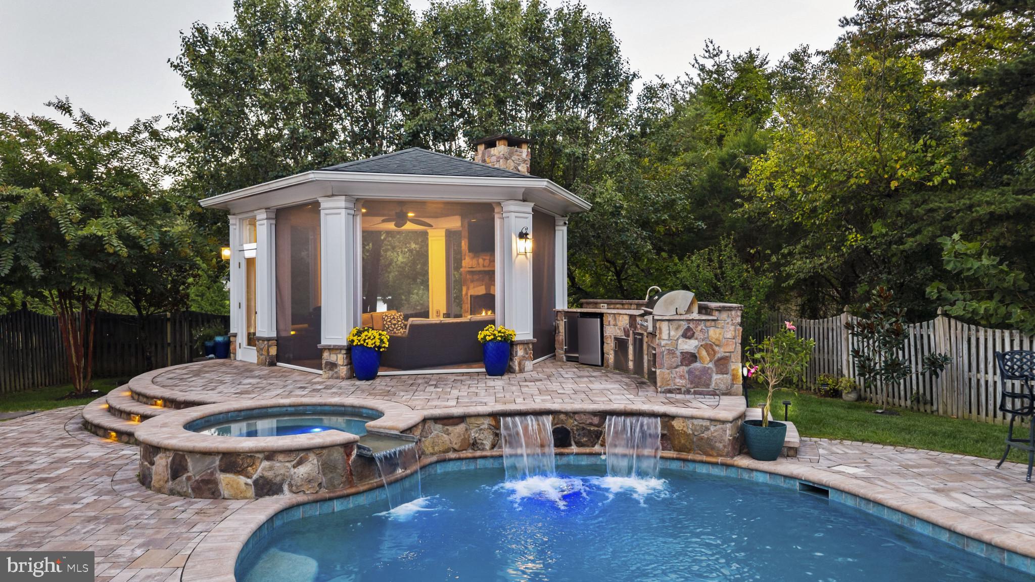 114 LONGFELLOW DRIVE