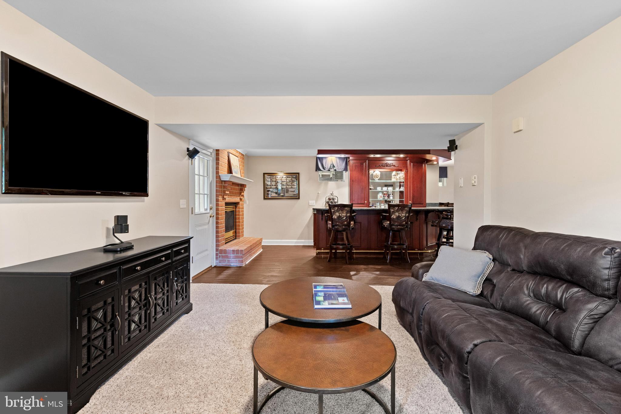 114 LONGFELLOW DRIVE