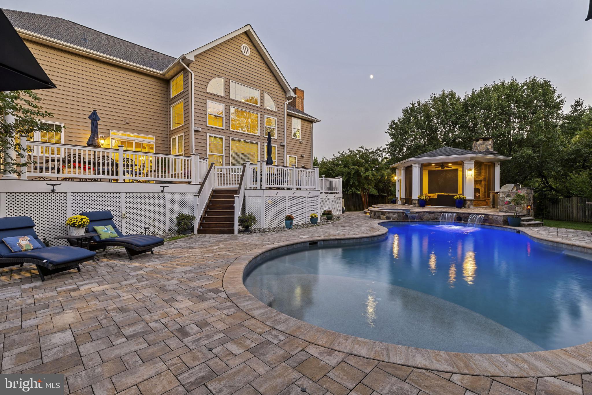 114 LONGFELLOW DRIVE