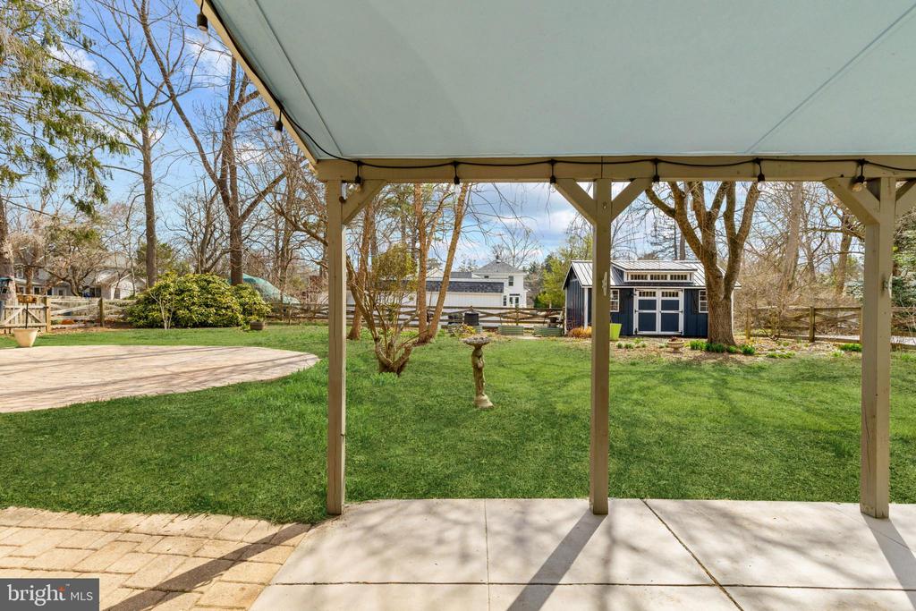 101 AVONDALE CIRCLE
