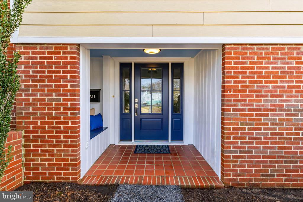 101 AVONDALE CIRCLE