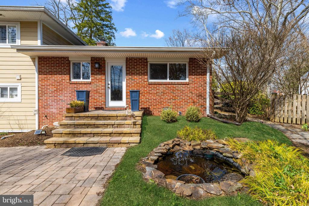 101 AVONDALE CIRCLE
