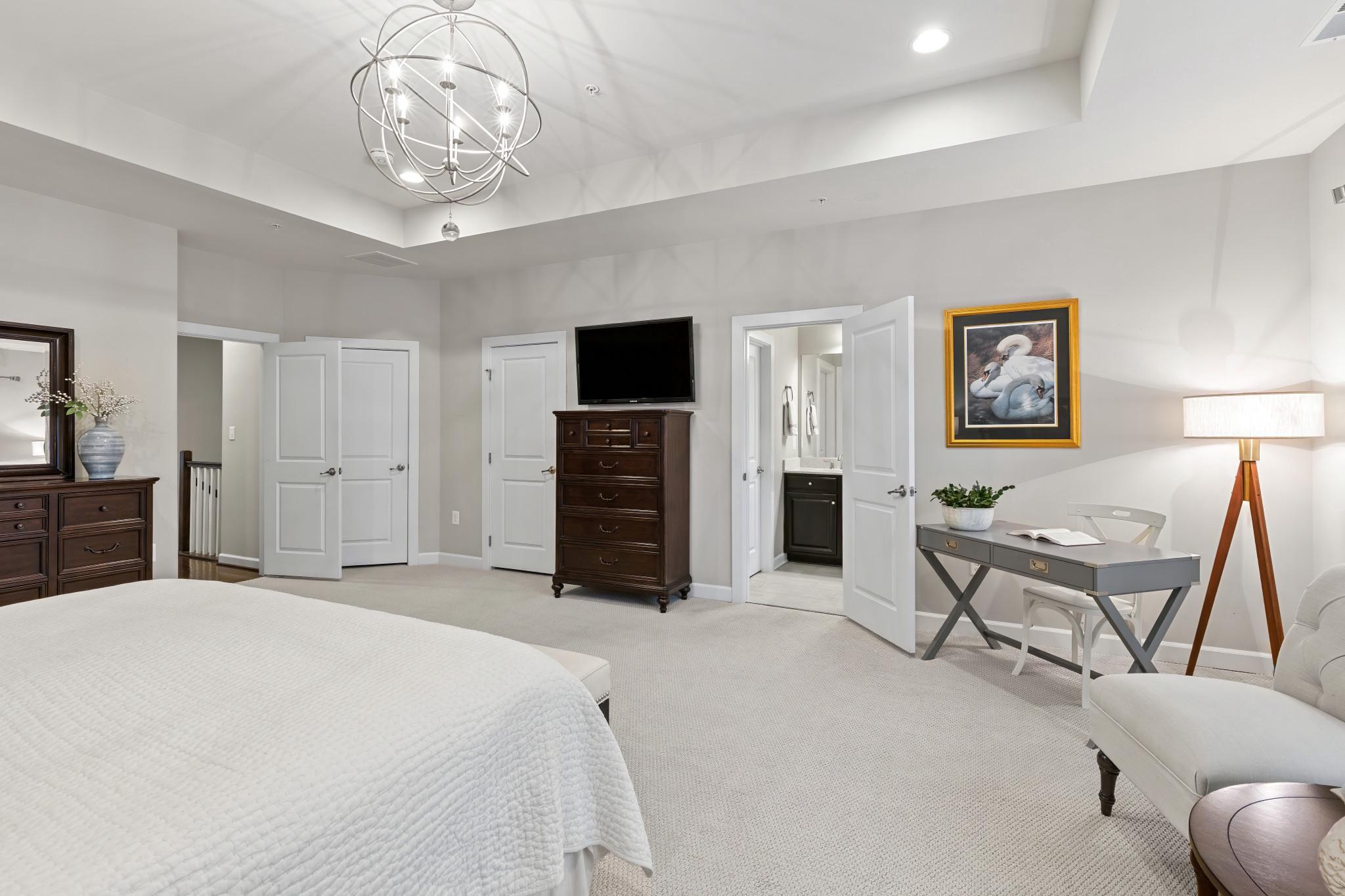 1117 CANTERWOOD PLACE