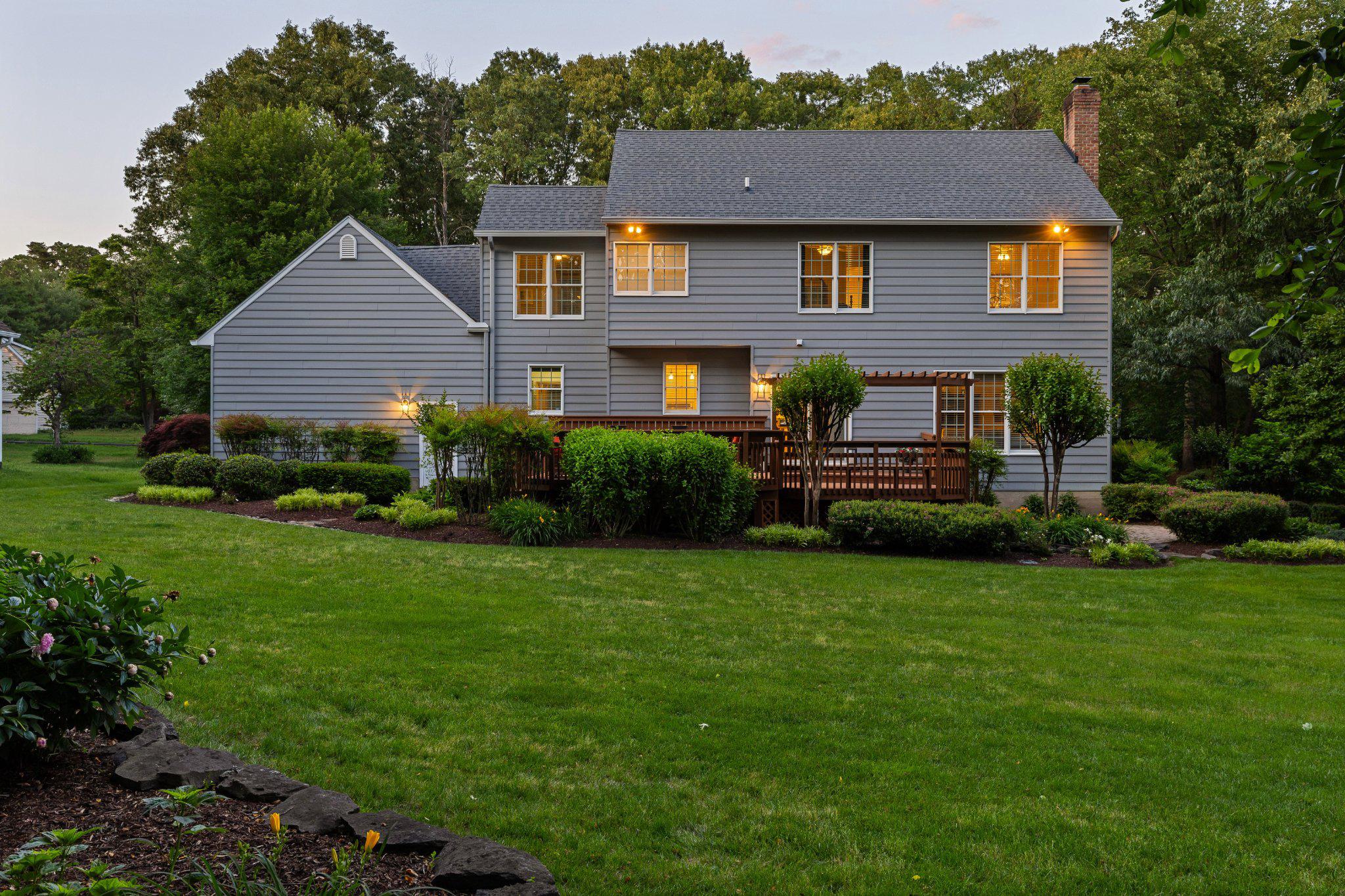 71 SIMMONS LANE
