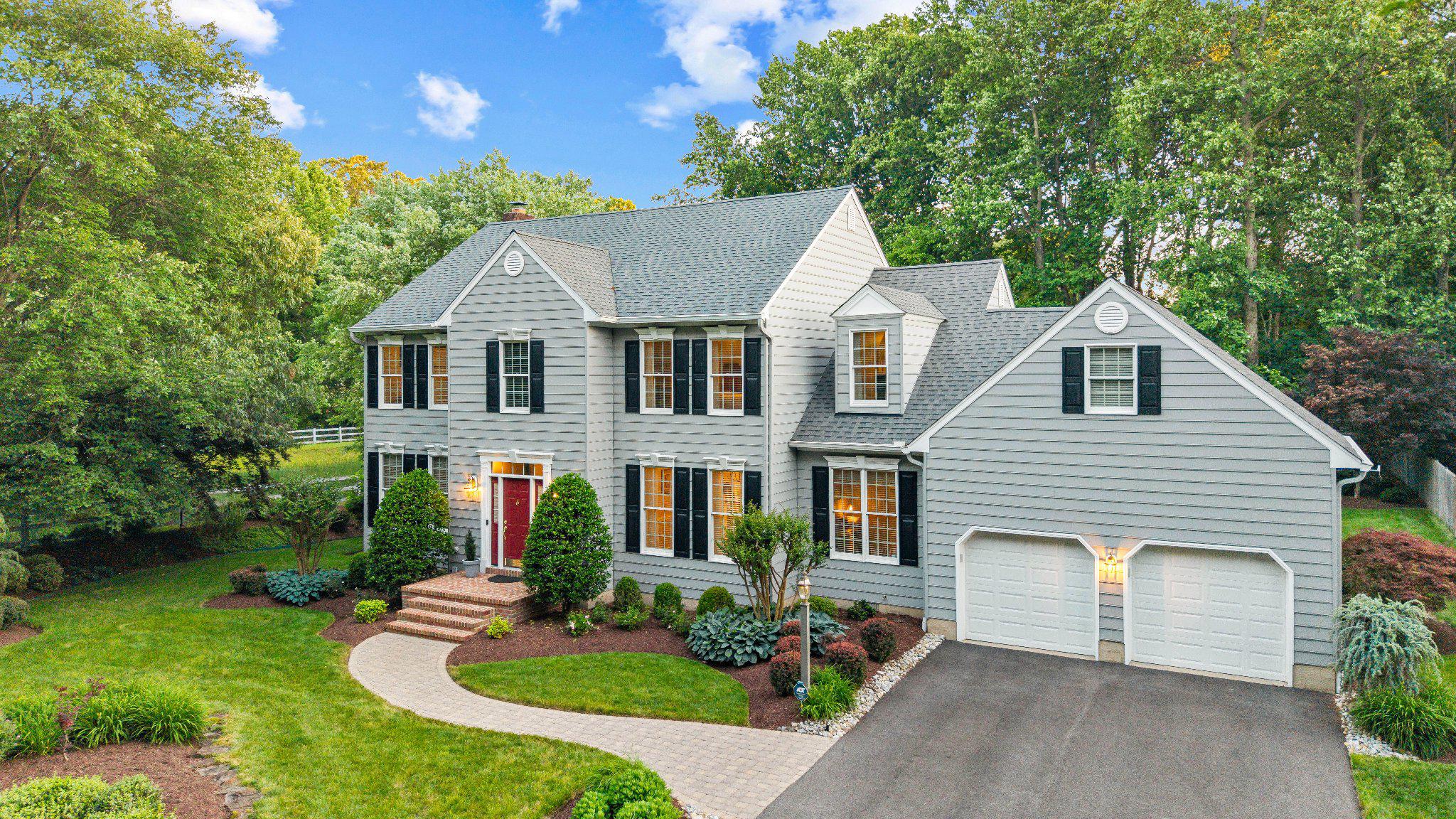 71 SIMMONS LANE