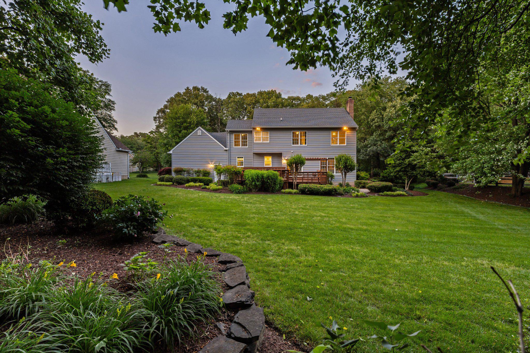 71 SIMMONS LANE