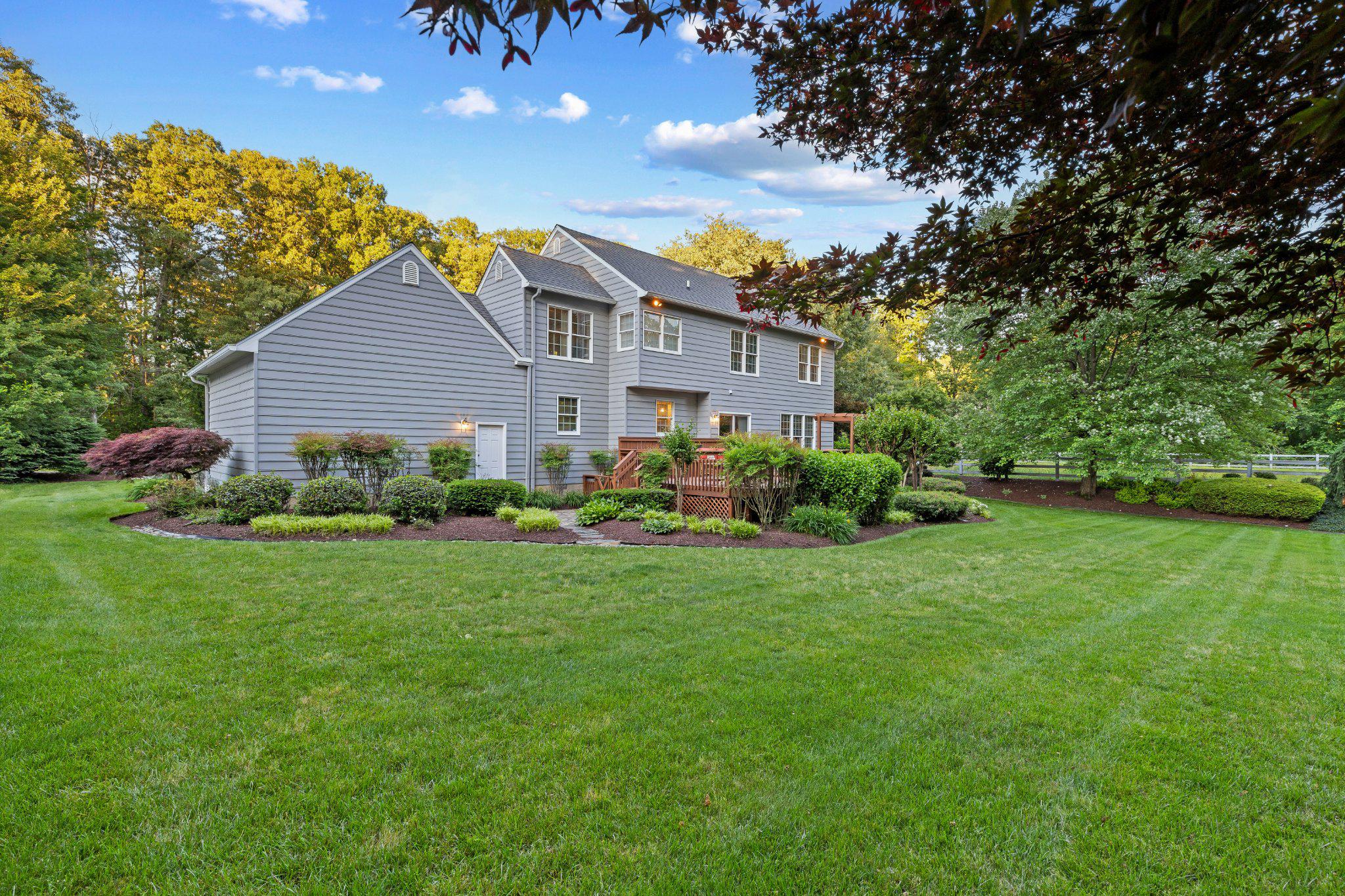 71 SIMMONS LANE