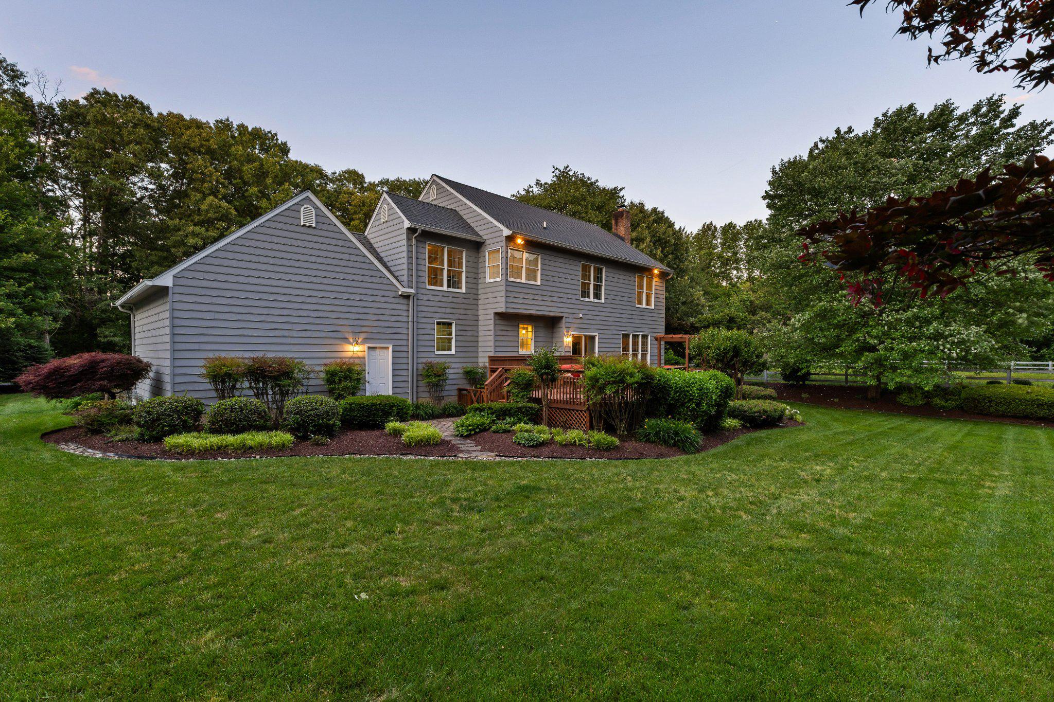 71 SIMMONS LANE