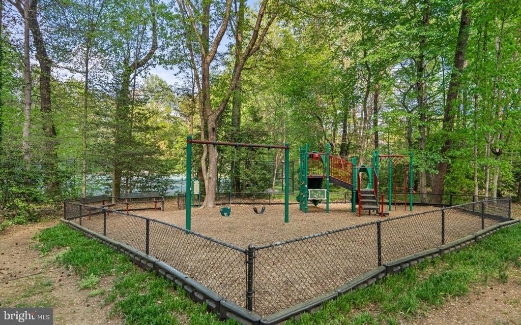 2711 SUMMERVIEW WAY Unit: 203