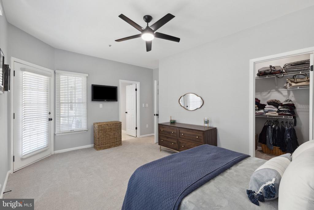 2711 SUMMERVIEW WAY Unit: 203