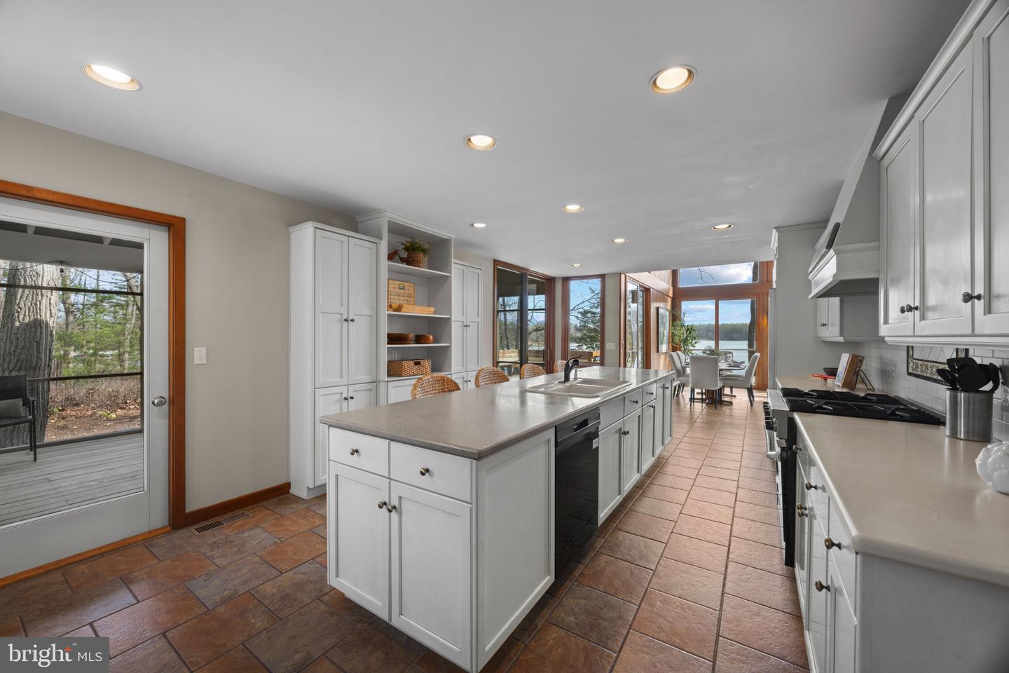 6581 Elizabeths Ln