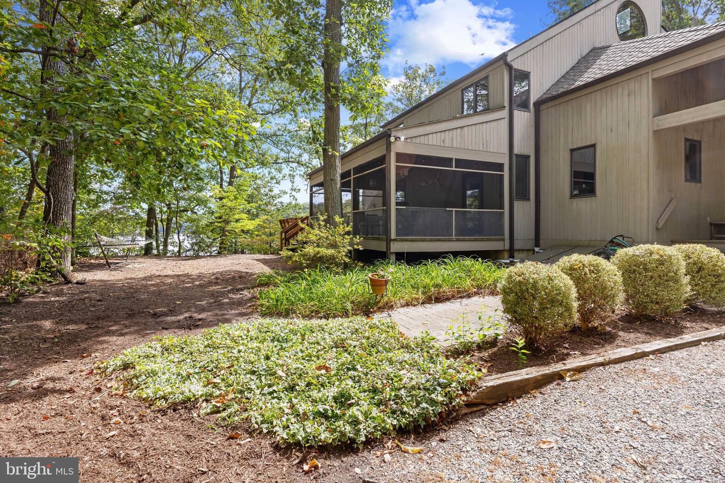 6581 Elizabeths Ln