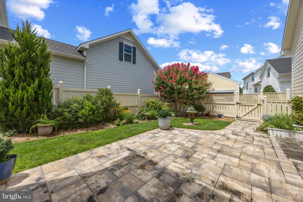 313 THOMAS WHITE BOULEVARD