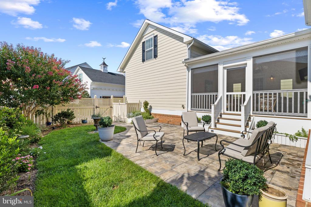 313 THOMAS WHITE BOULEVARD