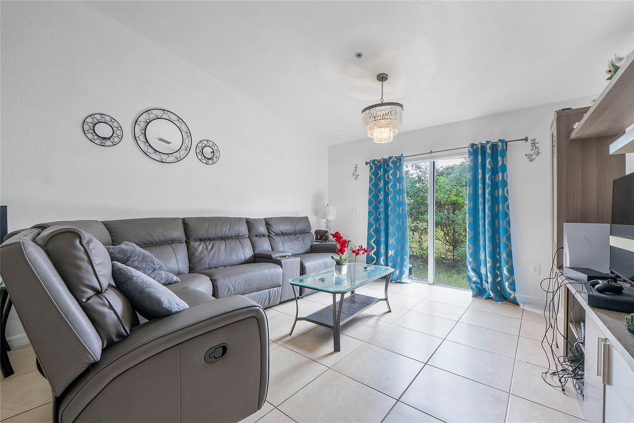 #B- 13 Hollywood F 48 Ave B-13