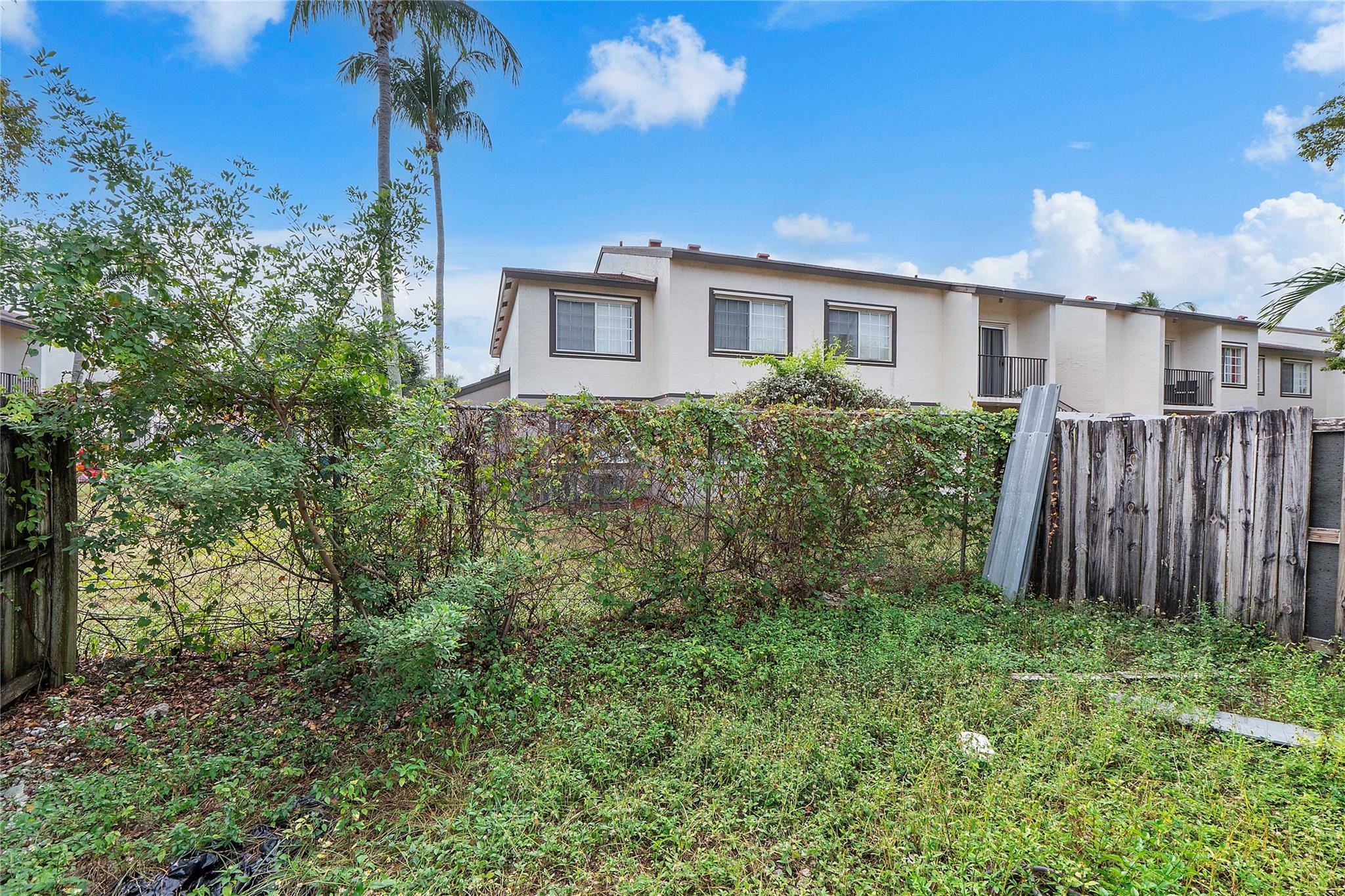 #B- 13 Hollywood F 48 Ave B-13