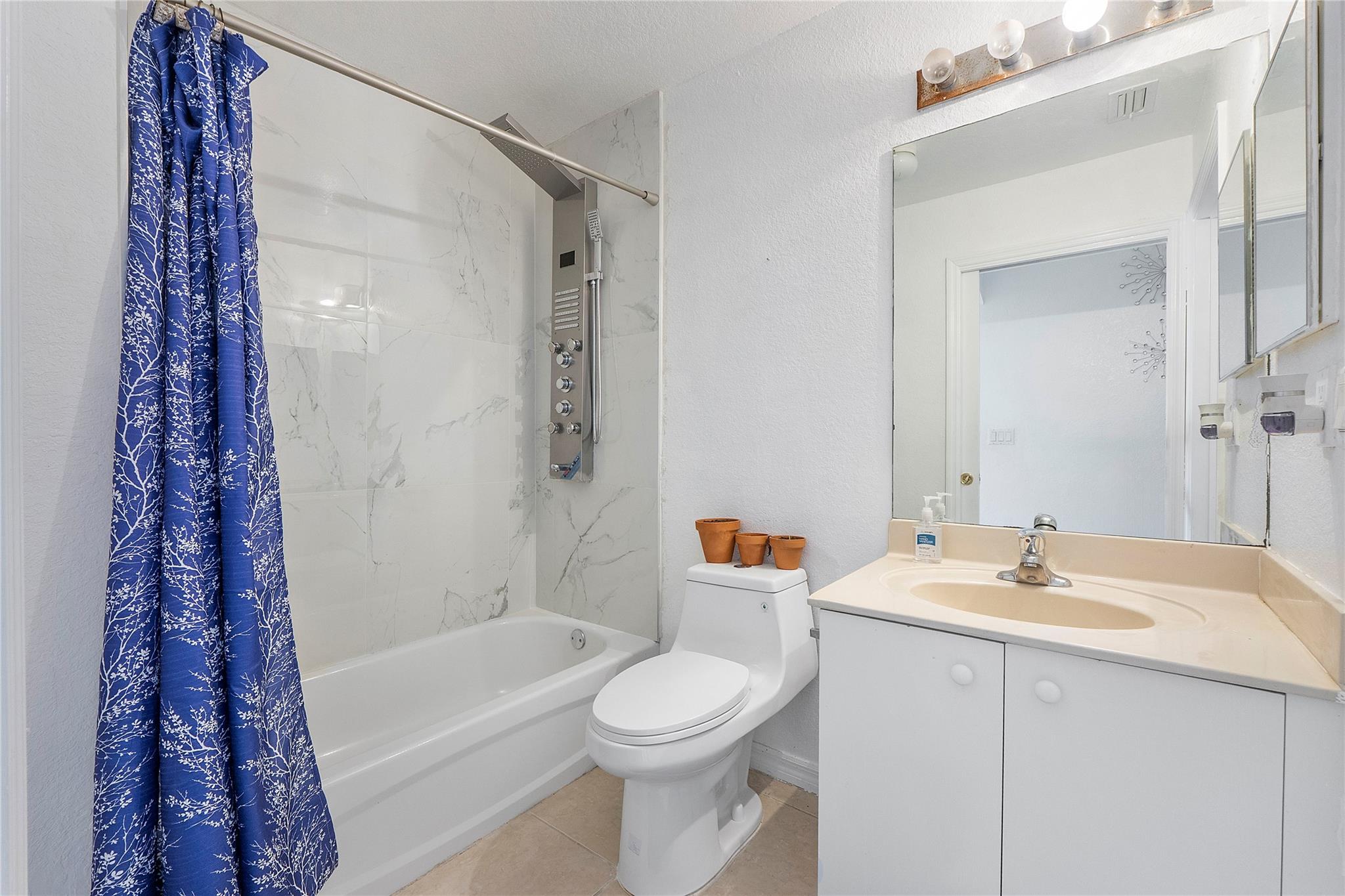 #B- 13 Hollywood F 48 Ave B-13